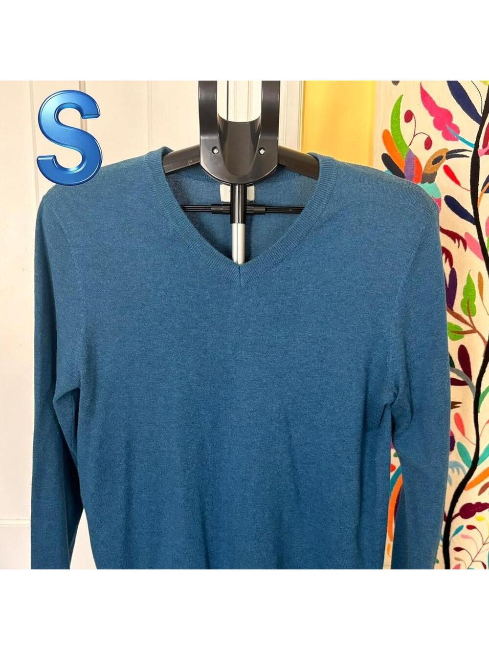 Old Navy Men's Blue Sweater